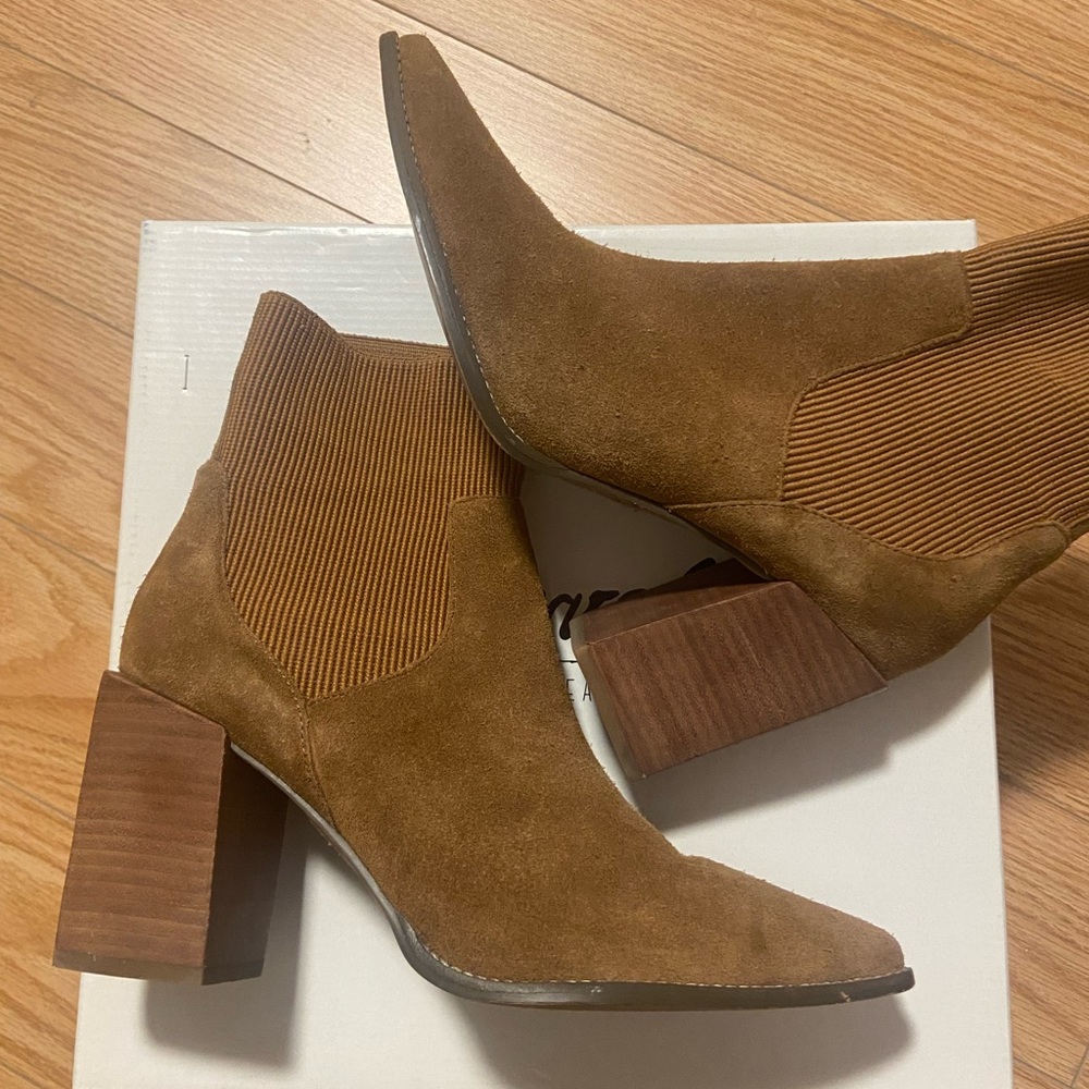 Steve Maden Reeve Suede Sock Booties